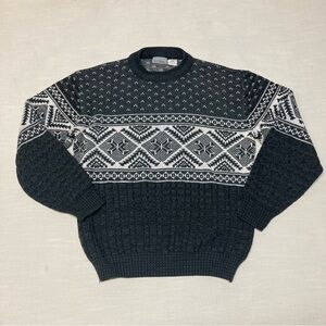 ROB WINTER | Grey and White Sweater - Size Large